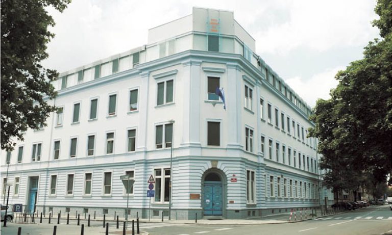 Trenutno pregledavate Srednja ekonomska škola i gimnazija Maribor